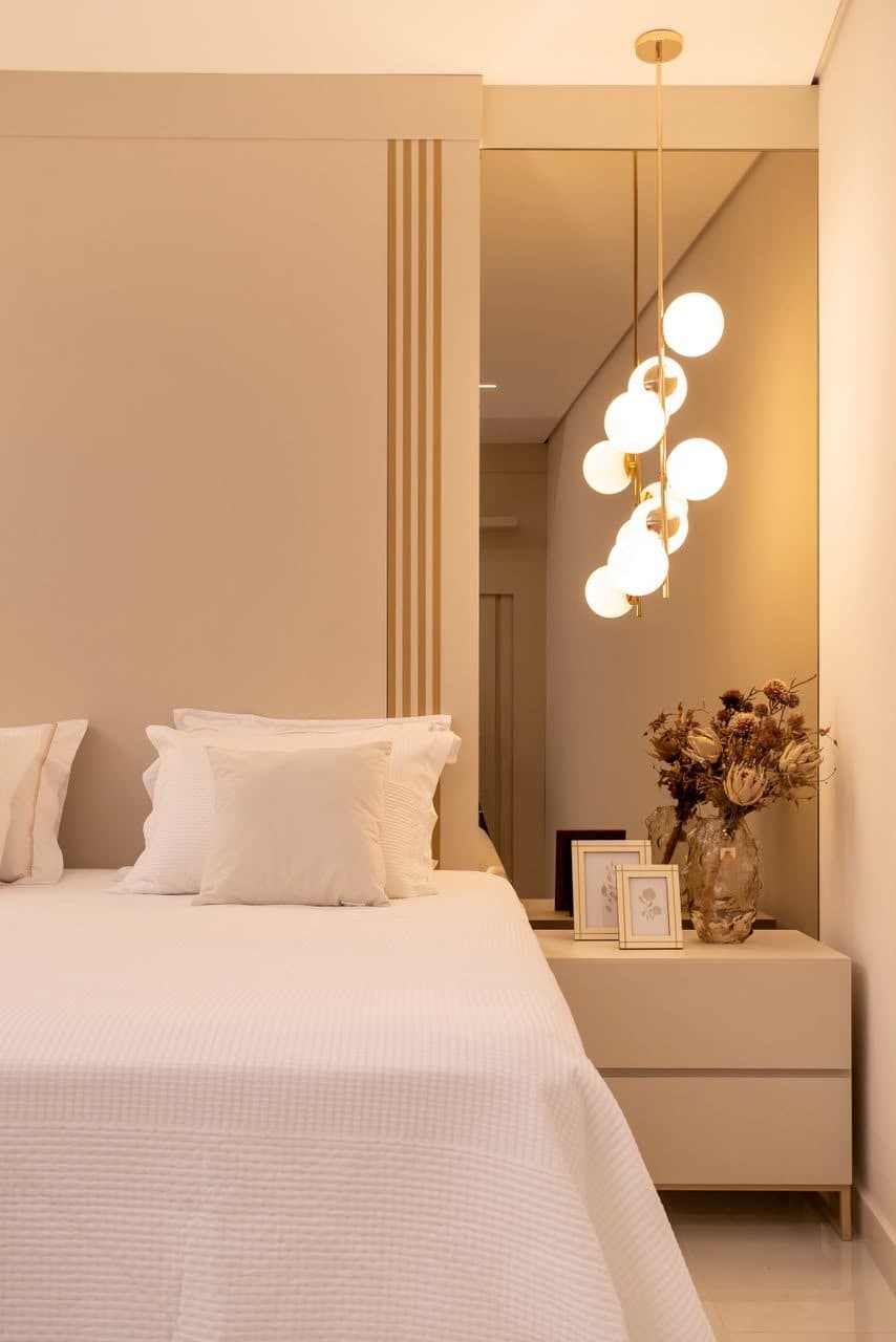 Quarto com pendentes esféricos